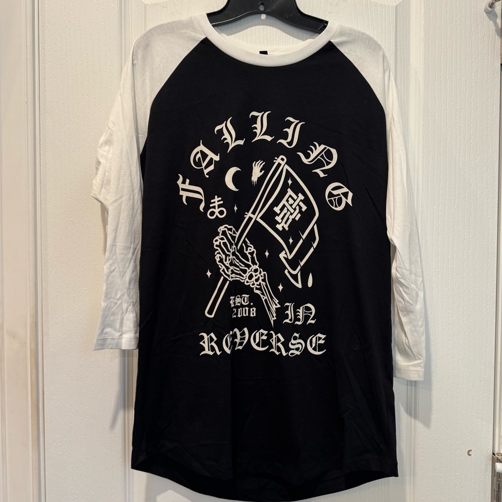 FALLING IN REVERSE M Black and White Graphic Raglan Tee